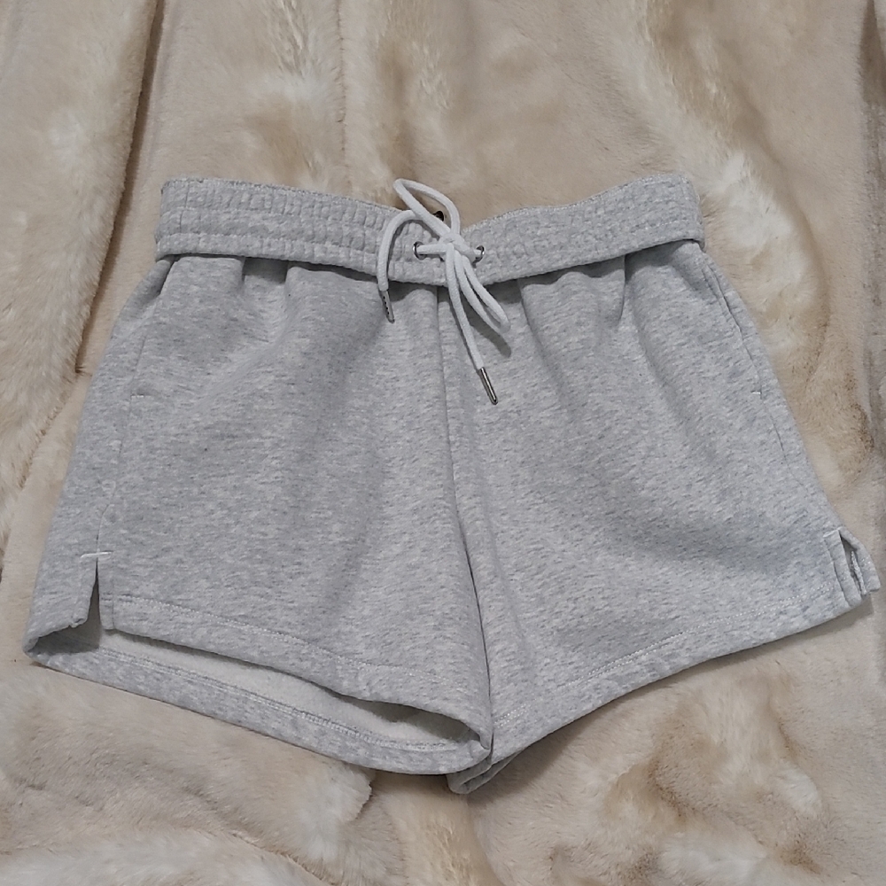 Mid Rise Sunday Short In Light Gray